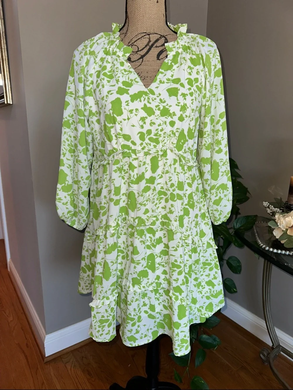 entro | Dresses | Entro Lime Green And White Floral Vneck Tiered Longsleeve Dress Size Small | Poshmark entro | Dresses | Entro Lime Green And White Floral Vneck Tiered Longsleeve Dress Size Small | Poshmark